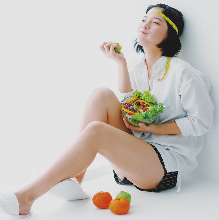 assiette de salade de légumes frais régime japonais minceur